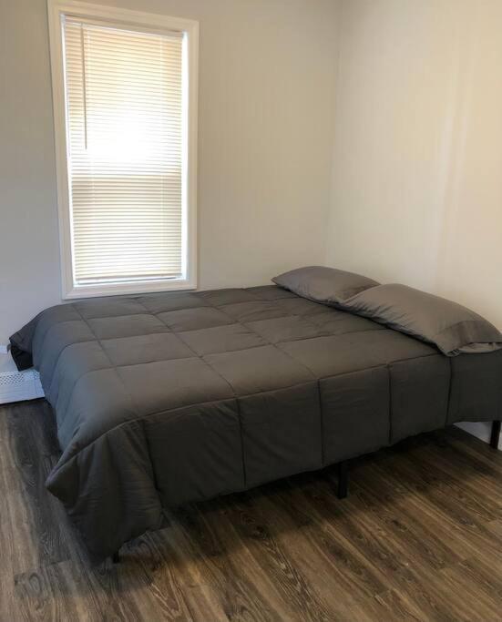 Private 2-Bedroom With Free Parking And Direct Bus To Nyc Manhattan Only 2 Blocks Away Linden Dış mekan fotoğraf