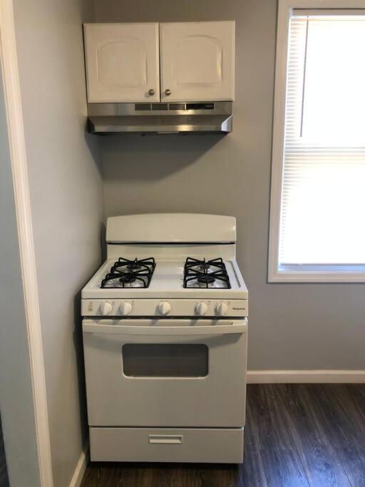 Private 2-Bedroom With Free Parking And Direct Bus To Nyc Manhattan Only 2 Blocks Away Linden Dış mekan fotoğraf
